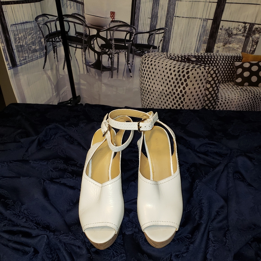 Nine West Leather platform Sandals. Size 9.5